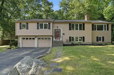 46 Arborway Dr 1
