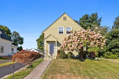 20 Emmons St 1