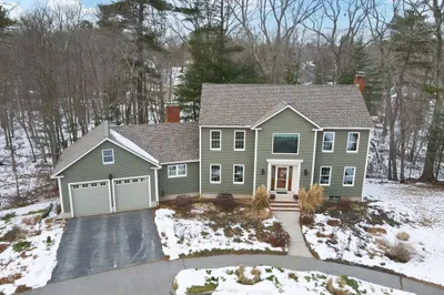 40 Estate Ln 1