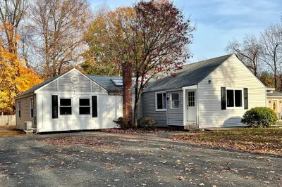 50 Sunset Ln
