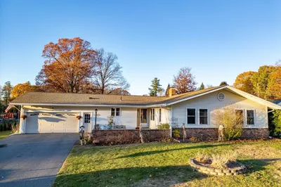 27 Lourdes Dr 1