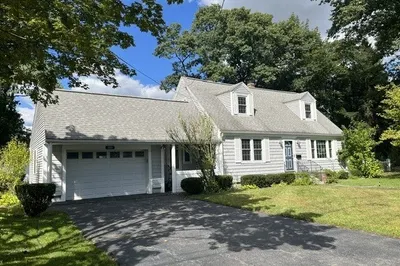 110 Longmeadow Dr 1