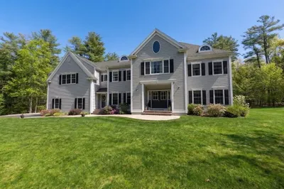 35 Hawthorne Lane 1