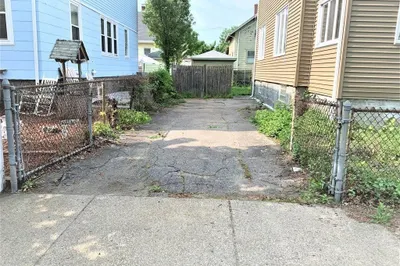 49 Thornton St 1