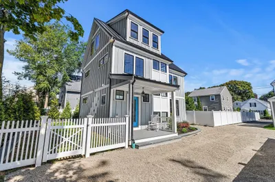20 R Plain Street 1