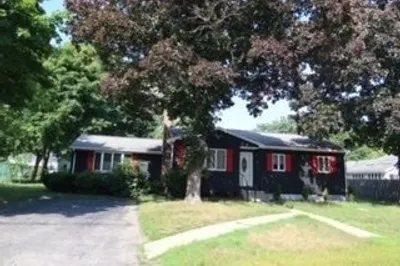 4 Thurston St 1