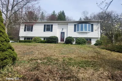 76 Terry Ln