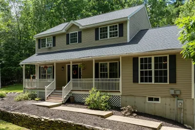 171 Farm Pond Rd 1