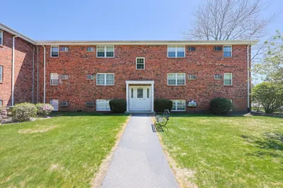 89 Pleasant St #D3