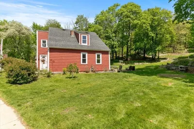 135 Hart St 1