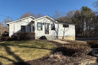104 Spring St