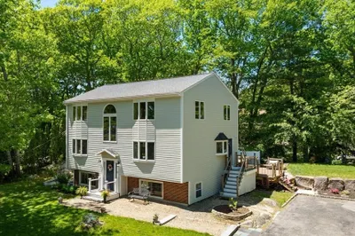 71 Hesperus Ave