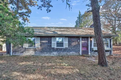 6 Beach Plum Ln