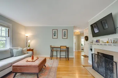 140 Kilsyth Rd #7