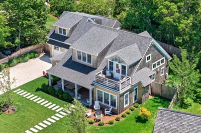 60 Bayberry Rd