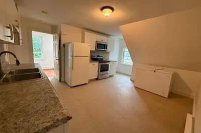 107 Bloomfield St #3