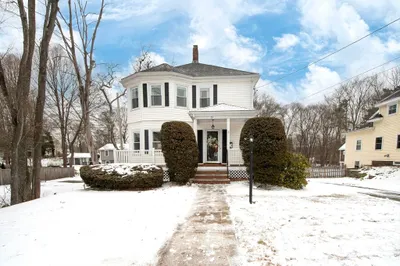 73 Hollis St 1