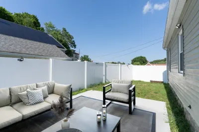 22 Marsh Ave 1