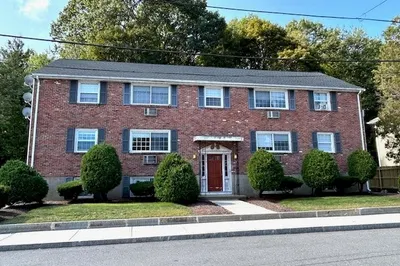 41 Mullin Ave #1