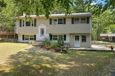 636 Highland St 1