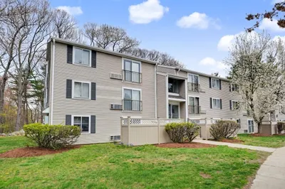 15 Village Rock Lane #10 1