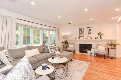 7 Lynch Ave