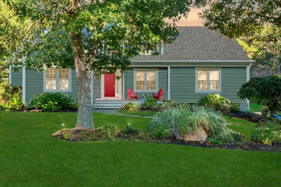 90 Howes Path 1