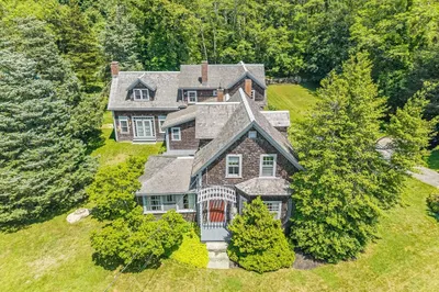 275 W Falmouth Hwy 1