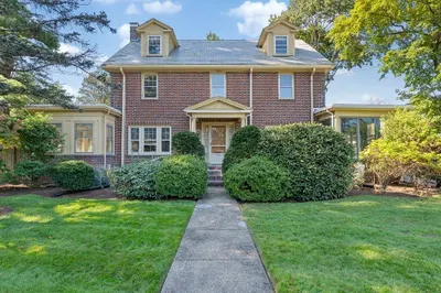 15 Varick Rd 1