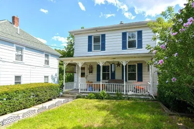 17-1/2 Domenick St