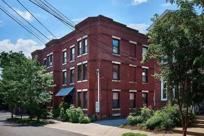 6 Graves Ave #6 1