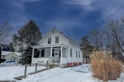 360 Davis Street