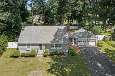 128 Hadley St 1