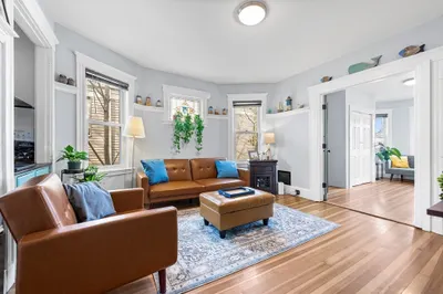 385 Centre St #3