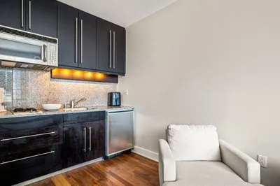 500 Atlantic Ave #14S 1
