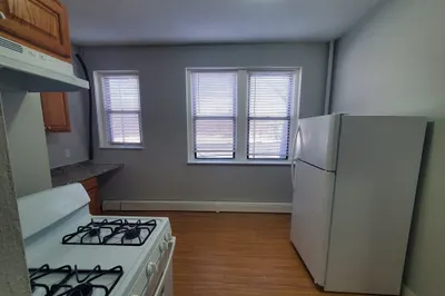 10 Abbottsford St #3