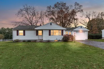 13 Holy Cross Cir 1