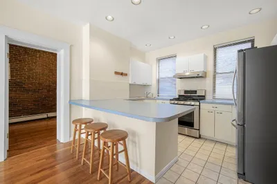 15 Thacher Street #2