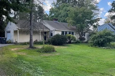 21 Pleasant St
