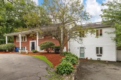82 Forest St