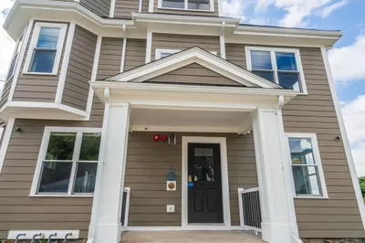 89 Summit Ave #A