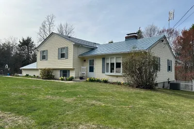136 Munn Rd 1