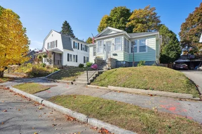 16 Frank St