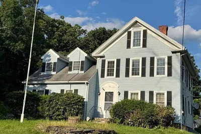 185 College St 1
