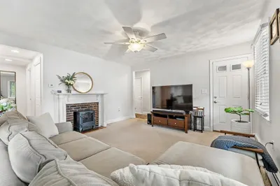 8 Ballard St #1