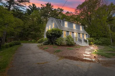 58 Richards Ave 1