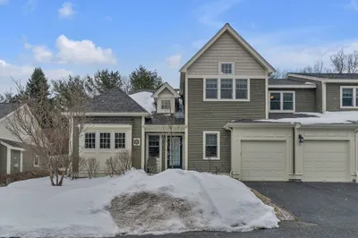 11 Cole Dr #11