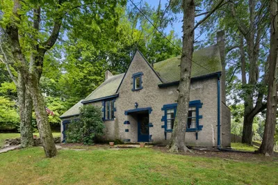 32 Moreland St 1
