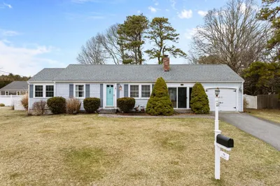 18 Snow Brook Rd