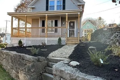 89 Emerald St 1